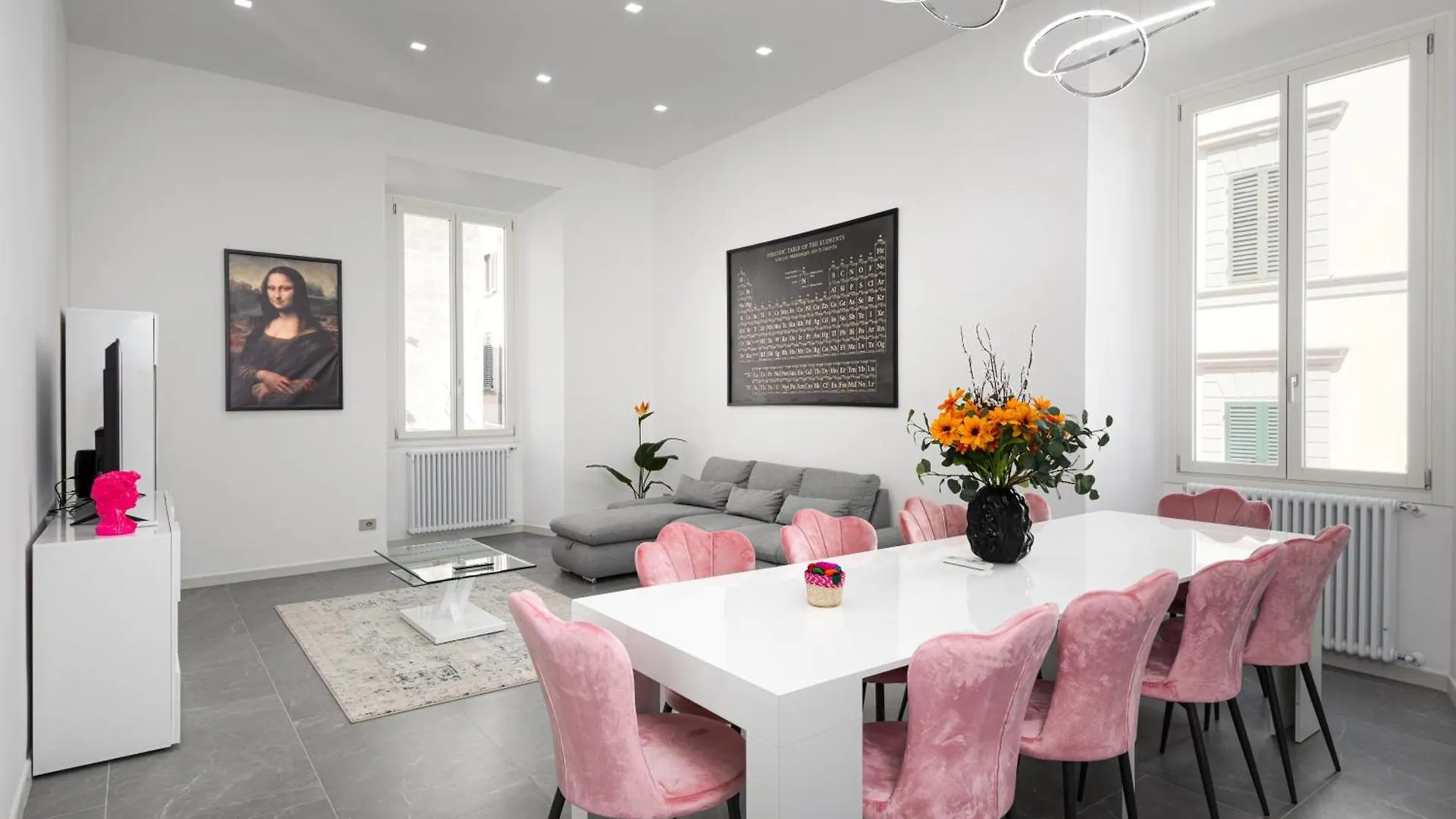 Borghese Palace Luxury Apartment location