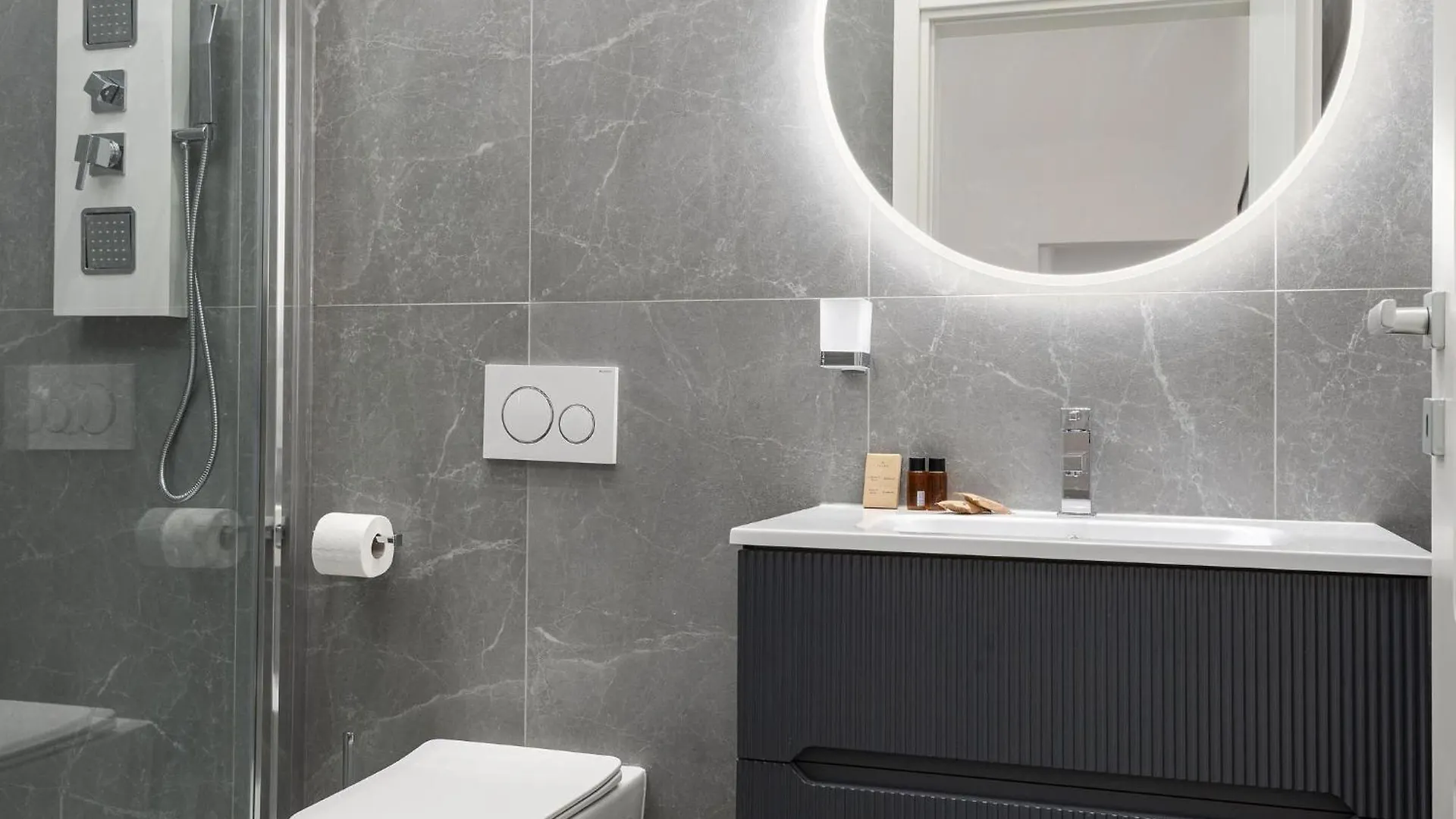 Borghese Palace Luxury Apartment Florence